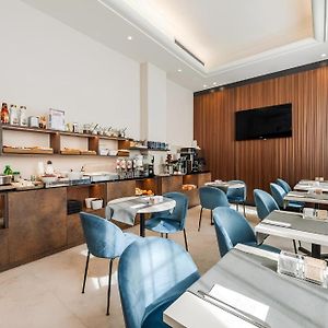 Astoria Deluxe rooms